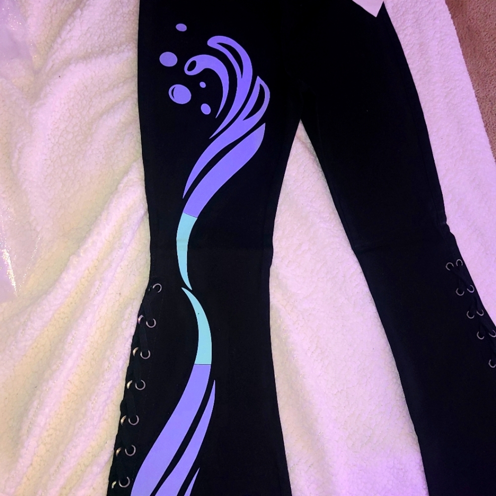 Fashion Nova bell bottoms size 13